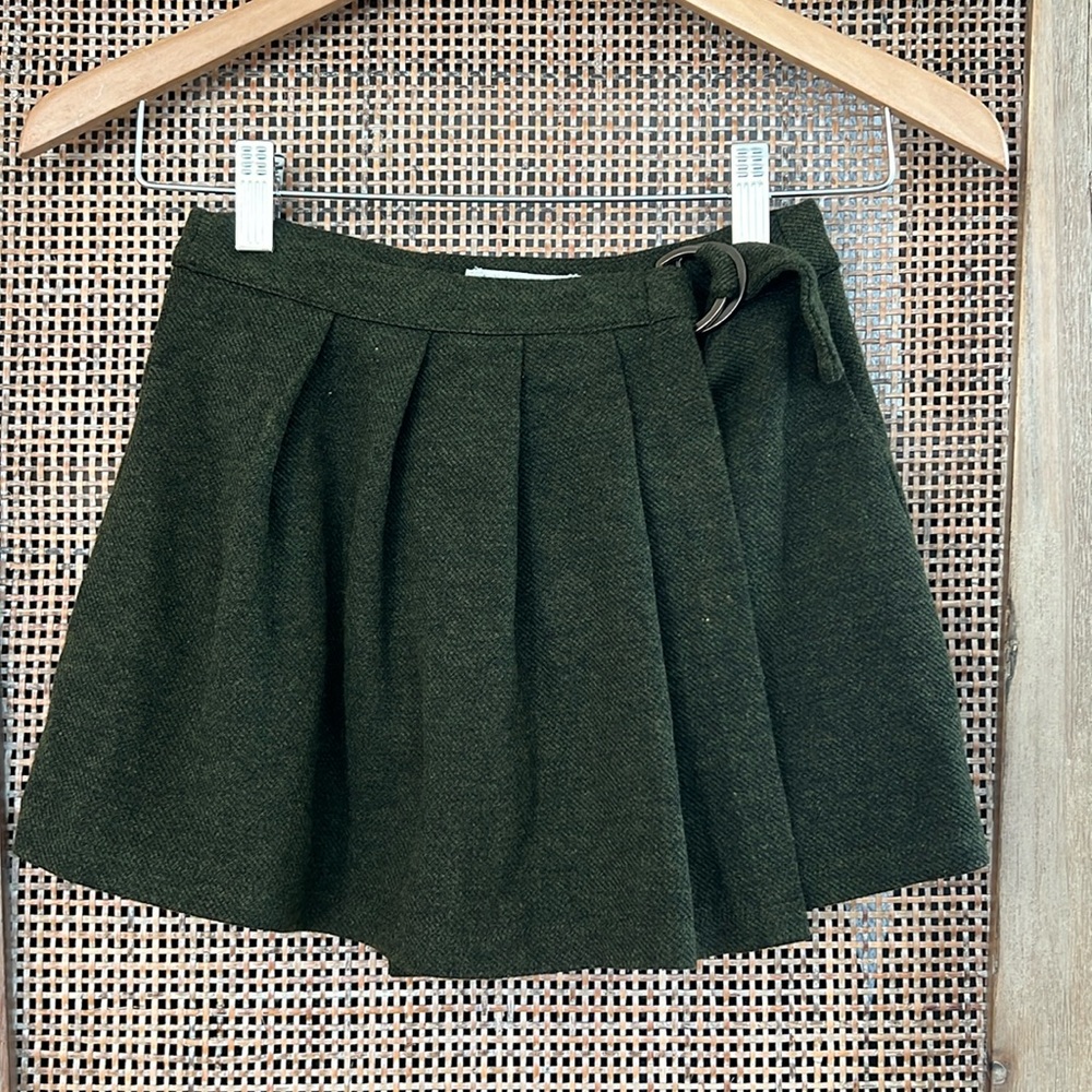 📫 BUY 2 for $20📫 Zara Girls Olive Green Tweedy Pleated Ring buckle skirt  size 8